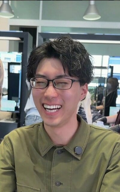パーマで動きが出た、爽やかなスタイル