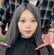 「バッサリ切ってイメチェンしたい」超ロングヘアの女性が…透明感の金髪ミディアムボブで軽やかな印象に！