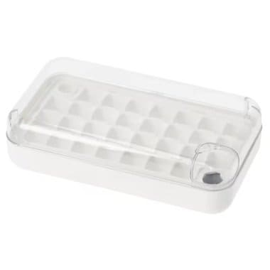 氷づくりが楽になる「簡単に氷が落ちる アイストレー」（499円）