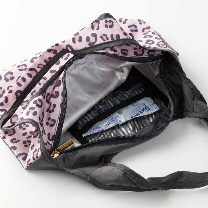 耐荷重は約3kgと、飲み物や重さのあるお惣菜なども入れられます