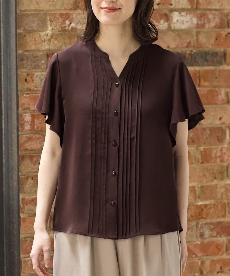 出所：ハニーズ公式　ピンタックブラウス