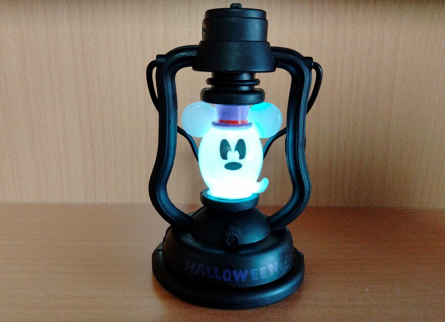 筆者撮影（セリア、ランタン/ミッキーマウス）