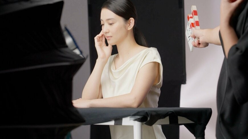 出所：JPSLAB株式会社「武井咲さんが『unlabel LAB』新セレブリティに就任！新コンセプト「限界追求!*¹」を掲げブランドが進化。ビタミンC誘導体*²配合の美容液「V エッセンスN*³」など主力製品を3年ぶりに大幅刷新」