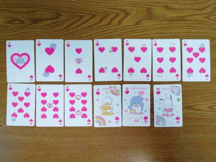 筆者撮影（セリア、はぴだんぶい トランプ）