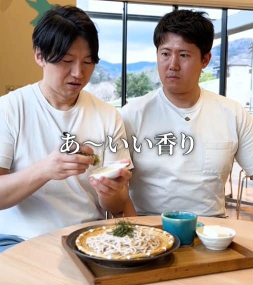 わさびをすりおろして楽しむ「ツンからわさびとそば」