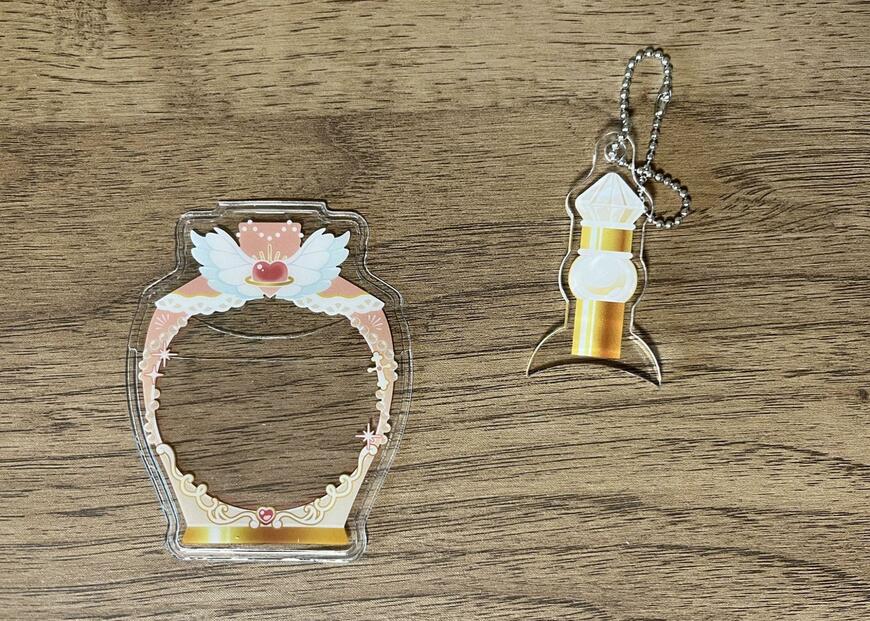 セリア、缶バッジカバー 香水瓶柄商品画像