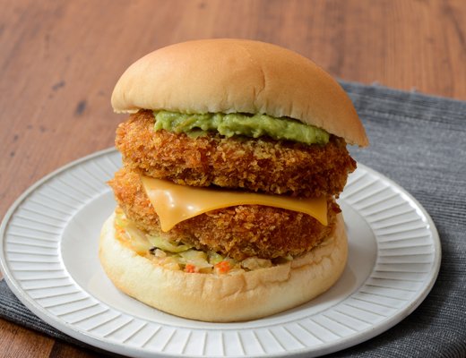 ローソンの新商品：Wアボカドコロッケバーガー