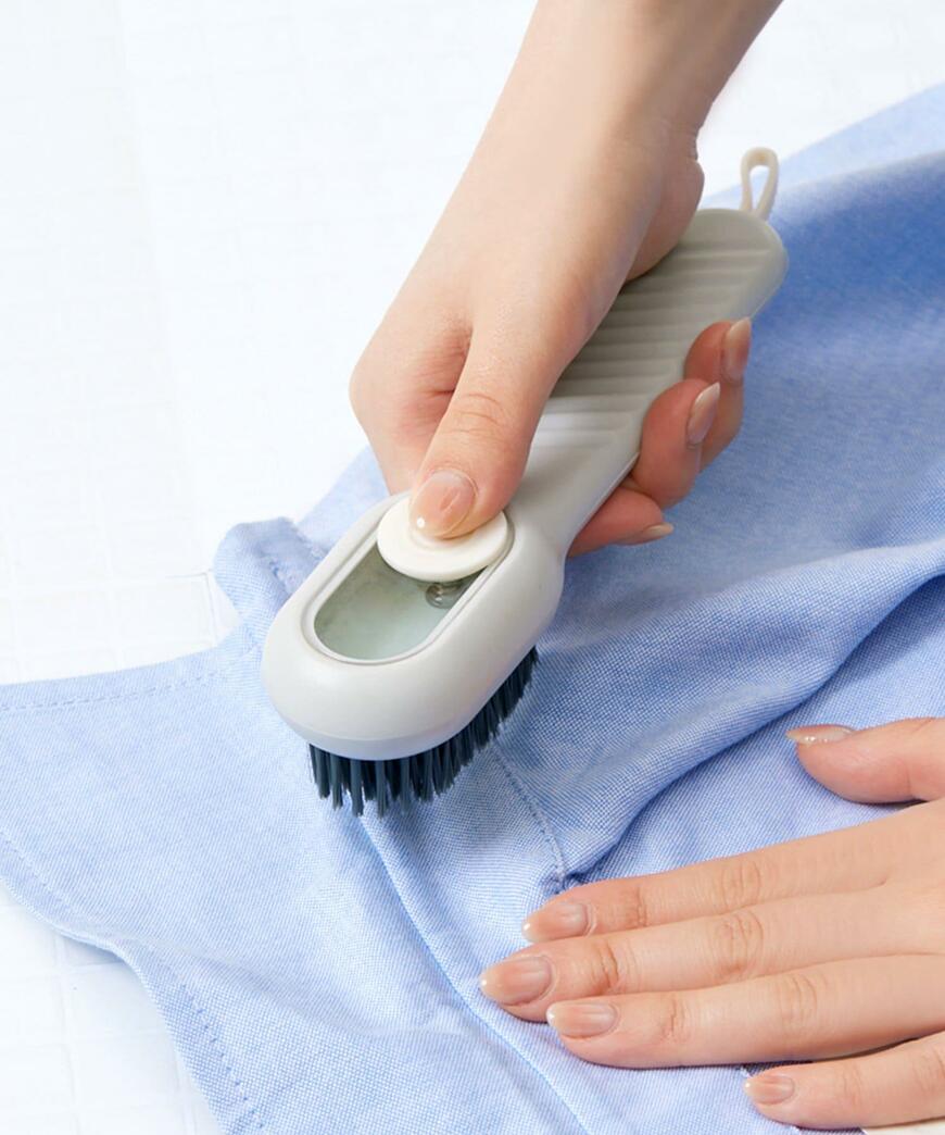 3COINS　洗剤IN手洗いブラシ