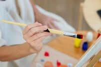 犬好きの母親が「30年ぶりに描いた絵」　予想をはるかに上回る作品に絶賛の声