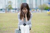 低年金に苦しむ女性。厚生年金でも平均額は約11万円に