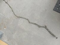 木の棒で作った「いい感じの武器」　チュートリアル感溢れる状態に「逆に完成度高い」