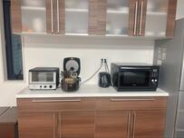 【すっぽり収まるフクロウ】不思議な場所でくつろぐ姿に思わずニッコリ！「かわいい」などの声