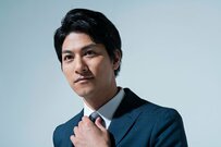 純金融資産保有額1億円以上【富裕層・超富裕層】割合は何パーセント？《二人以上世帯・単身世帯》「年代別の平均貯蓄額」はいくら？