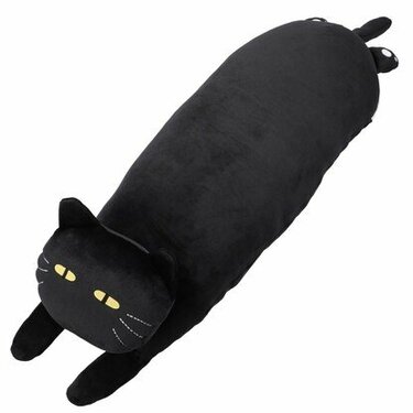 ニトリ〈猫の抱き枕クッション〉がもちもちで癒される！1990円で