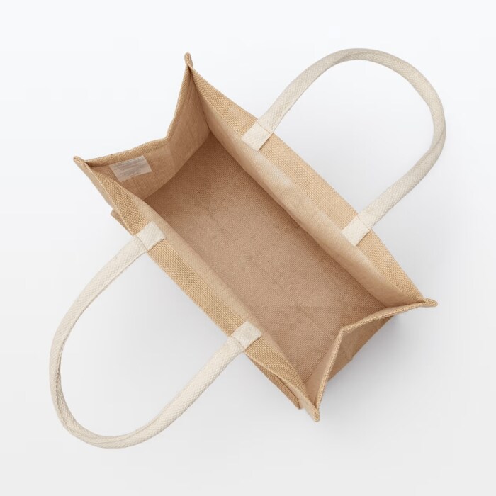 ジュートという植物繊維100%でできたシンプルなバッグ