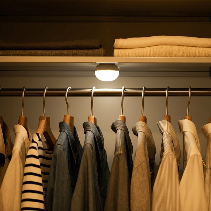 「貼る」「吊るす」「置く」の3通りの使い方ができます