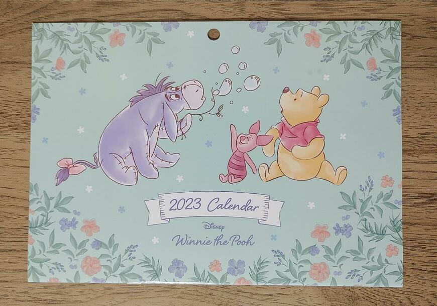 筆者撮影（ダイソー、壁掛けカレンダー（くまのプーさん））