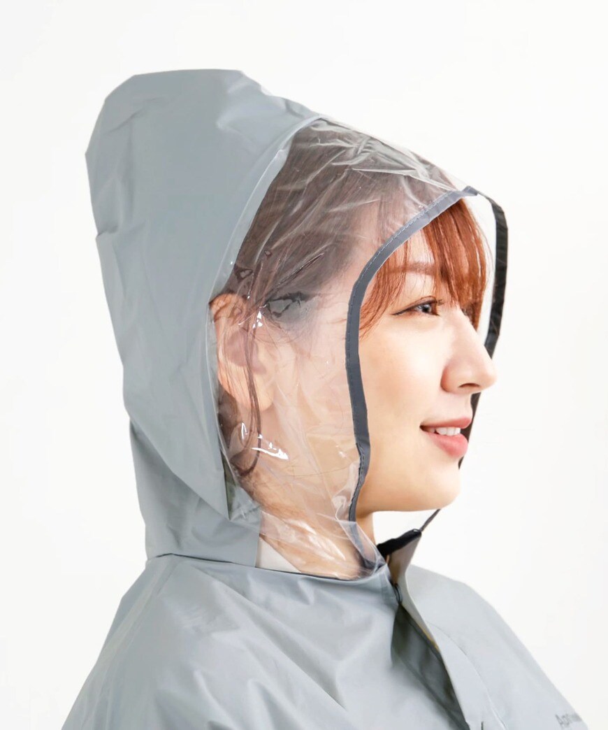 出所：3COINS　自転車用レインポンチョ