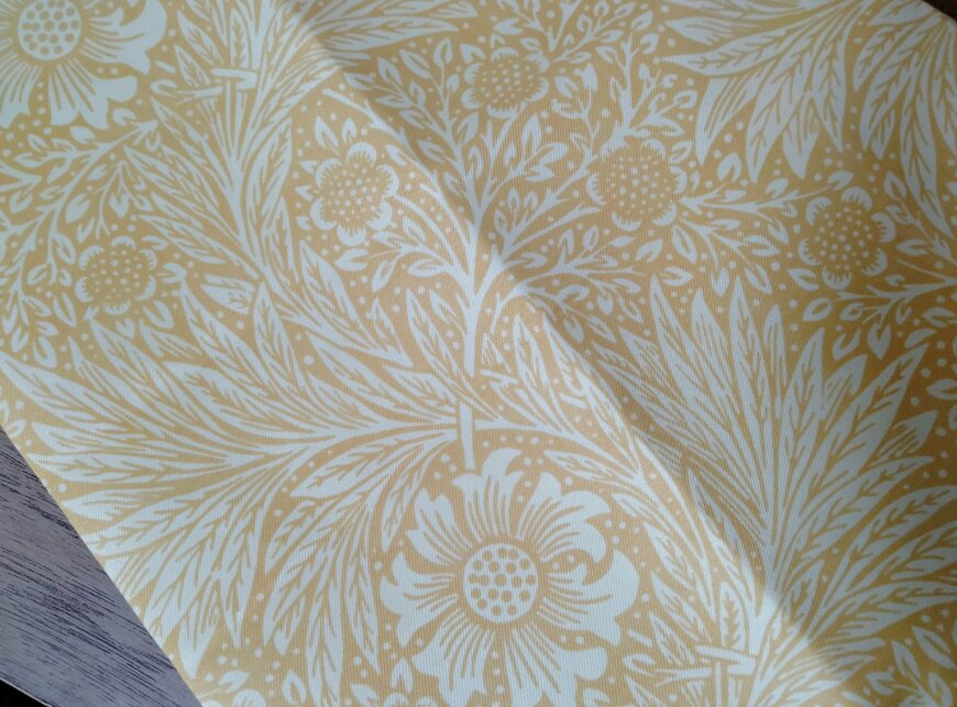 筆者撮影（セリア、クッションカバー ウィリアム・モリス）