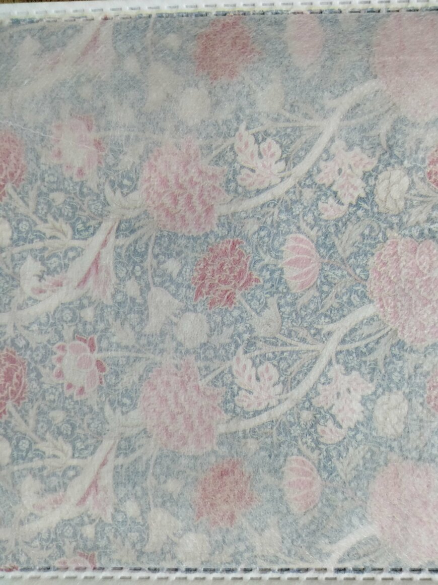 筆者撮影（セリア、ダブルソフトフィルム不織布バッグ ウィリアム・モリス リボン付）