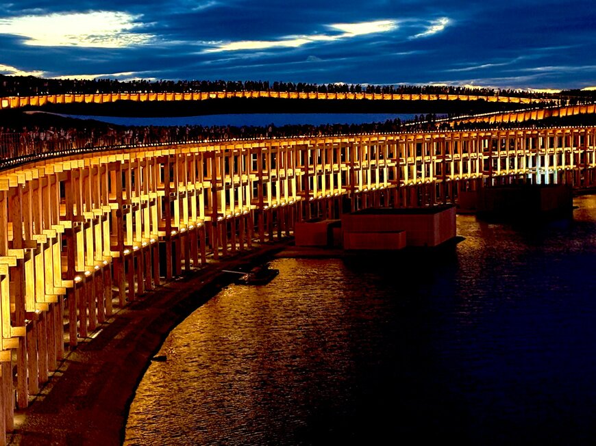 夜の時間帯も美しい大屋根リング