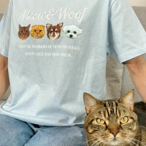 出所:しまむら公式 レディース 4匹集合Tシャツ(チーム犬猫)