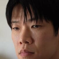 「如何に贅沢なことか」団地暮らし40代男性の“孤独な幸せ飯”…ベランダで1人楽しむ「至福のピクニック」に羨望の声