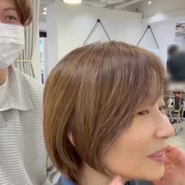 「ペタッとしやすい」髪の悩みが多い女性が一変！洗練された姿に「上品」「小粋な感じ」など絶賛の声