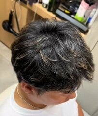 他店の施術の直しを希望する男性　「シルバーヘア」で大変身した結果が話題