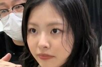 【大変身】女性がショートにした結果…スッキリとしたタイトなヘアスタイルでさらに魅力的に