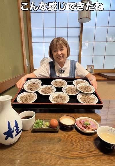 小皿に盛られた出石そば