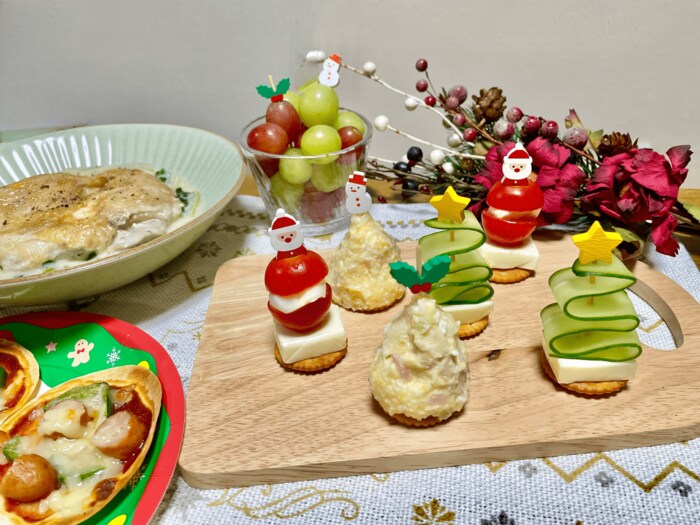 一緒に使っているランチョンマットや紙皿もキャンドゥで購入