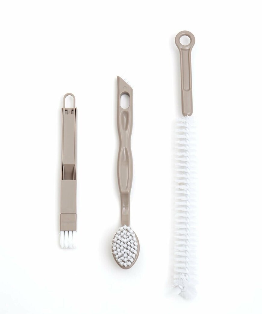 出所：3COINS　隅洗いブラシセット