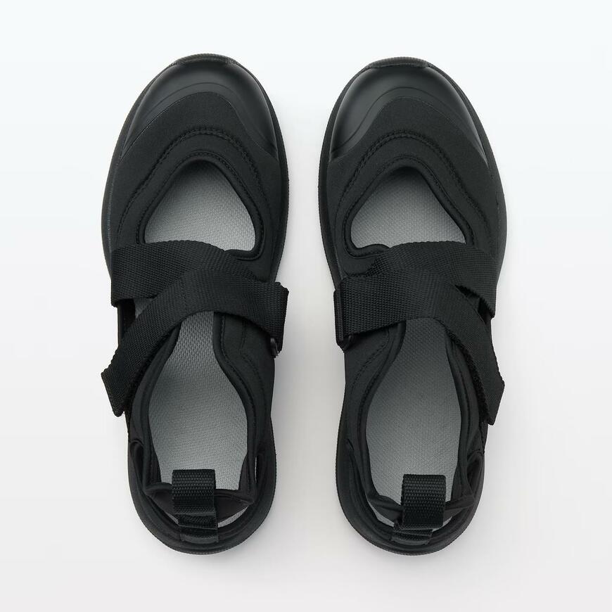 スニーカーサンダル