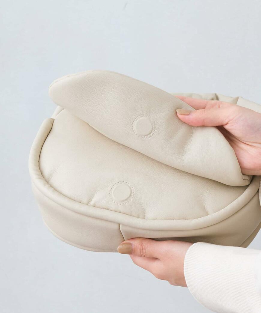 3COINS、レザー調パファーハンドバッグ画像