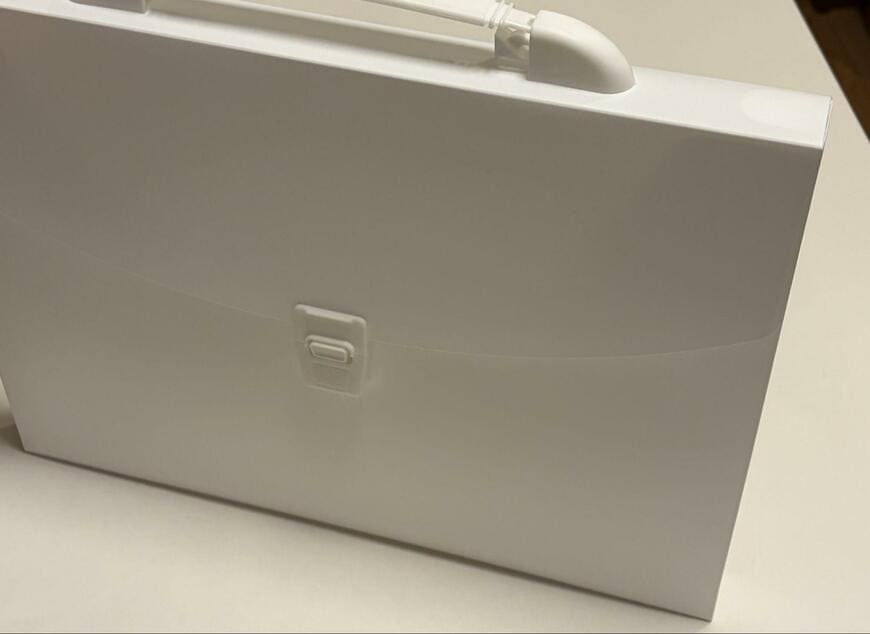 セリア、A4ファイルケース ハンドル付きの画像