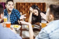 「高級居酒屋に誘って降格に!?」私が見た "お金使いが荒かった”タイプ別上司3人の結末 