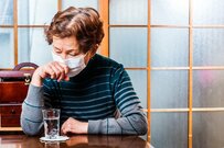 ひとりの老後「貯蓄額・年金月額」平均でいくら？月の生活費は約16万円「年金だけで足りる」のか