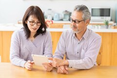【最新版】年金一覧表「厚生年金＆国民年金」の平均月額はいくら？