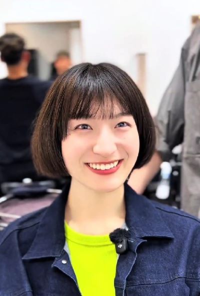 お任せカットを希望する女性