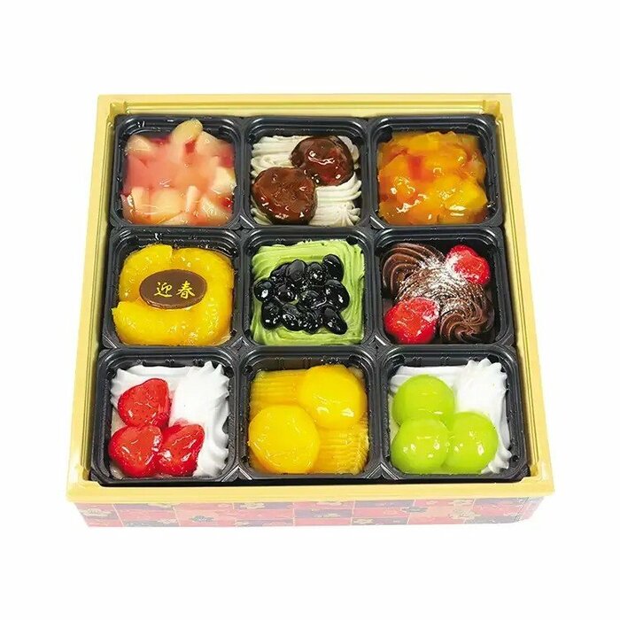 お正月の食卓の主役になること間違いなしの、豪華絢爛な「スイーツおせち」