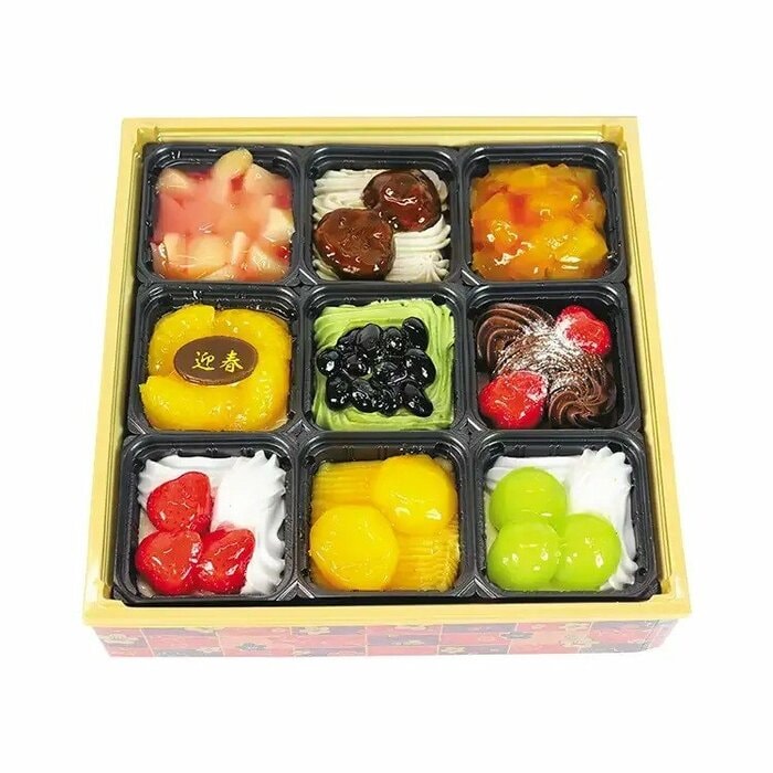 お正月の食卓の主役になること間違いなしの、豪華絢爛な「スイーツおせち」