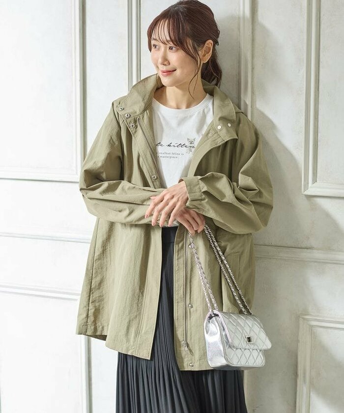 ハニーズの撥水加工ハーフ丈ブルゾン、着用例の画像