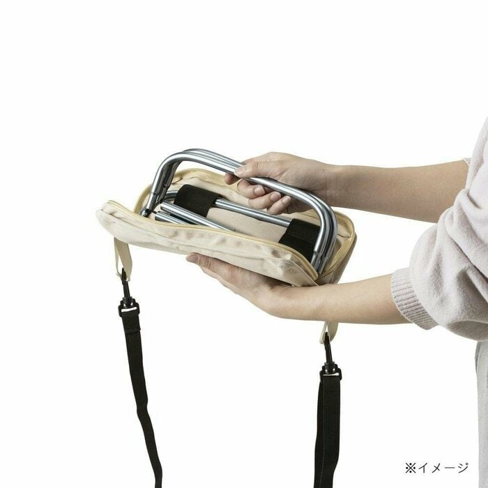 本体の重量はわずか約0.3kgという圧倒的な軽さ