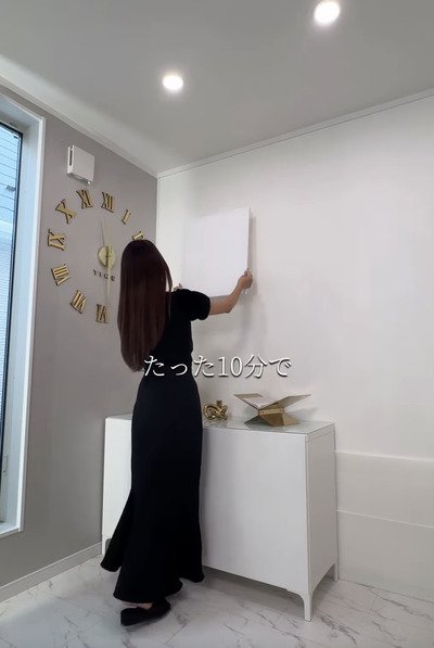 【海外風インテリア簡単DIY】10分で完成！隙間テープがおしゃれな“うねうねアート”に大変身！