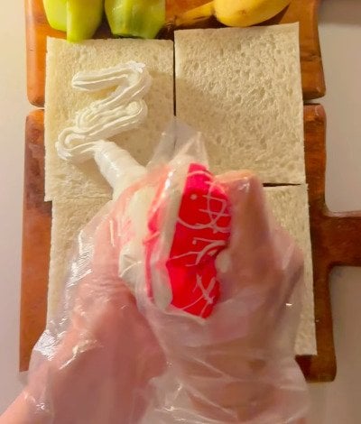 母が「高校生の娘」に作る【ロールサンド弁当】カットした断面がカラフルで可愛すぎる！3種類のロールサンドをオシャレに詰めたお弁当が話題