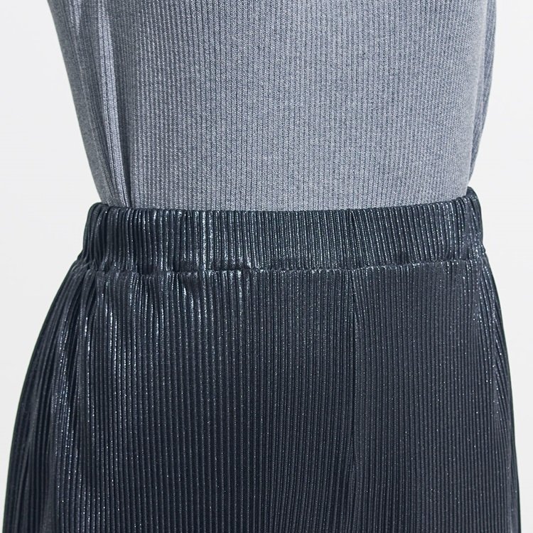 メタリックプリーツパンツ