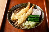 【65歳以上無職・おひとりさま世帯】家計収支「月々3万円弱」の赤字あり？「厚生年金中心の男性」年金月額は17.6万円の概算結果！