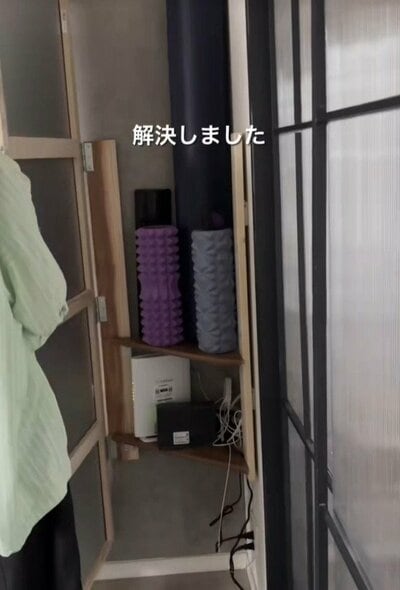 アフター：三角収納棚ですっきり片付いたスペース