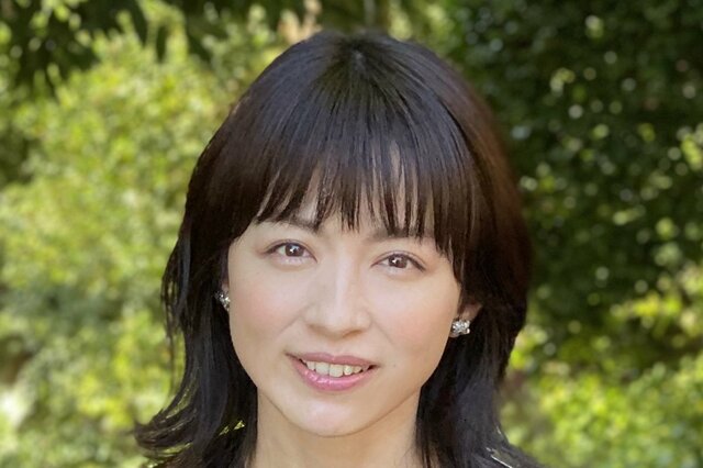 43歳 平井理央アナ スタイル抜群！ネイビードレス姿が反響「神々しい」「別格の上品さで素敵」「昔と変わらない」